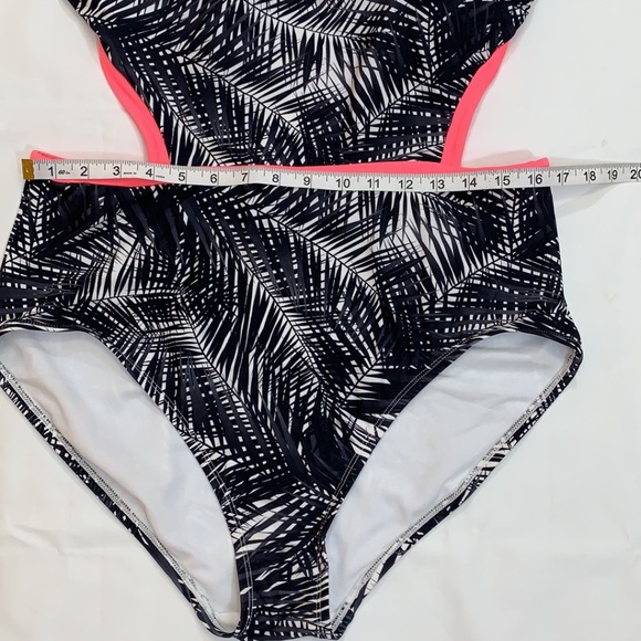 Time and Tru Women's Cut-Out One-Piece Swimsuit xl - Picture 6 of 13